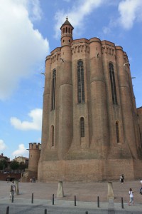 Stop in Albi (near Toulouse) for 2-3 hours to visit Toulouse-Lautrec museum and take pictures of unusual brick cathedral